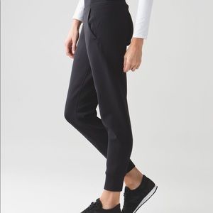 Lululemon Embrace the Space Jogger